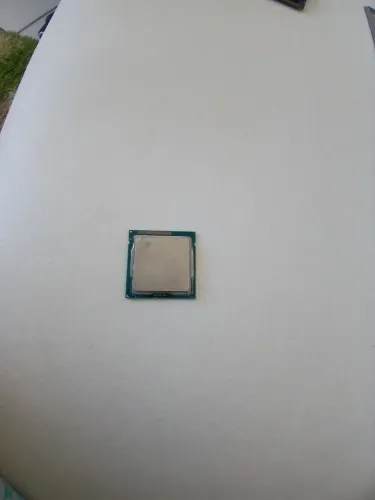Processador i5 3470 socket lga 1155, po 60 reais..