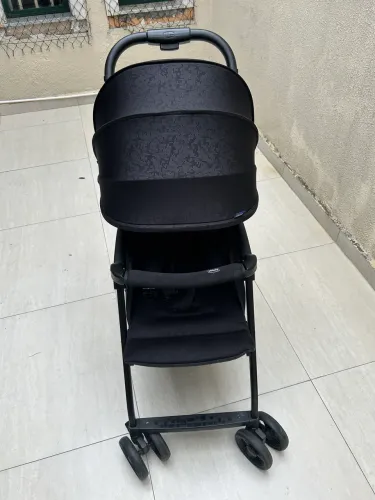Carrinho de bebê dobrável Chico