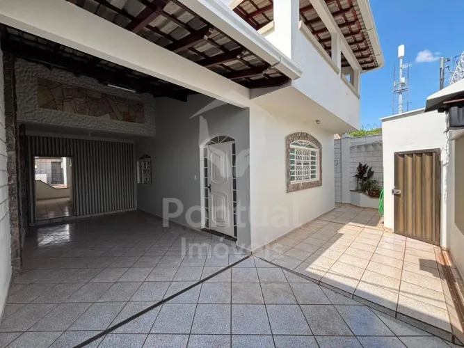 Casa para aluguel, 4 quartos, 1 suíte, 2 vagas, TIBERY - Uberlândia/MG