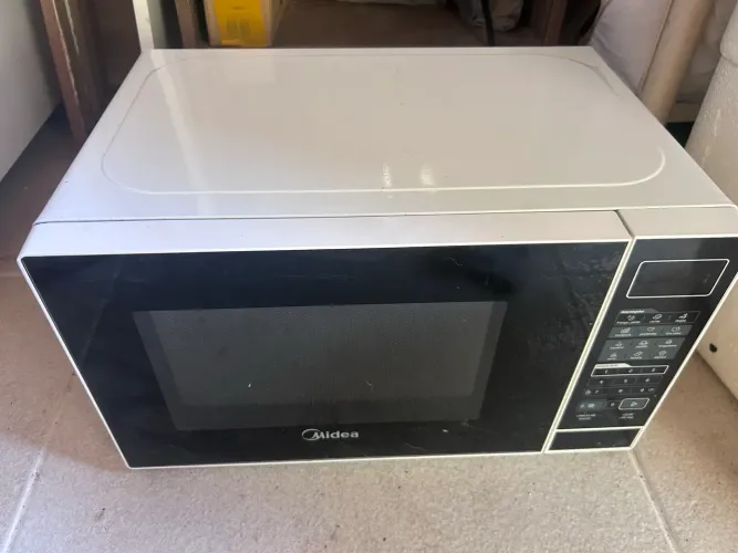 Micro ondas Midea semi novo