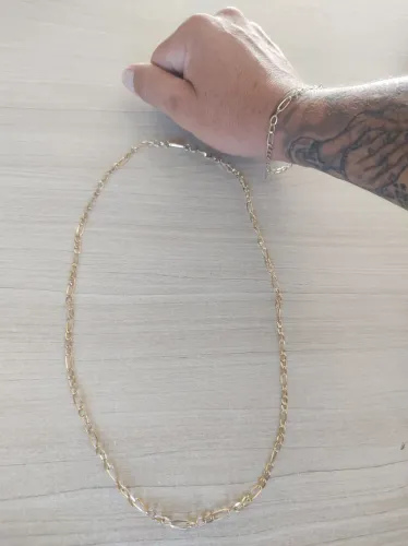 Corrente de ouro e pulseira mascolia