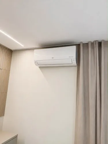 -CONDICIONADO LG DUAL INVERTER 9.000 BTUs - SEMINOVO