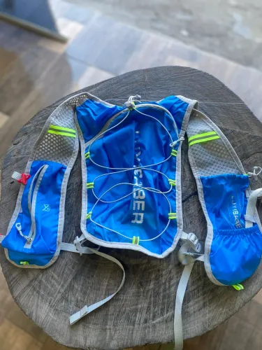 Bolsa para corrida ou ciclismo e montanhas
