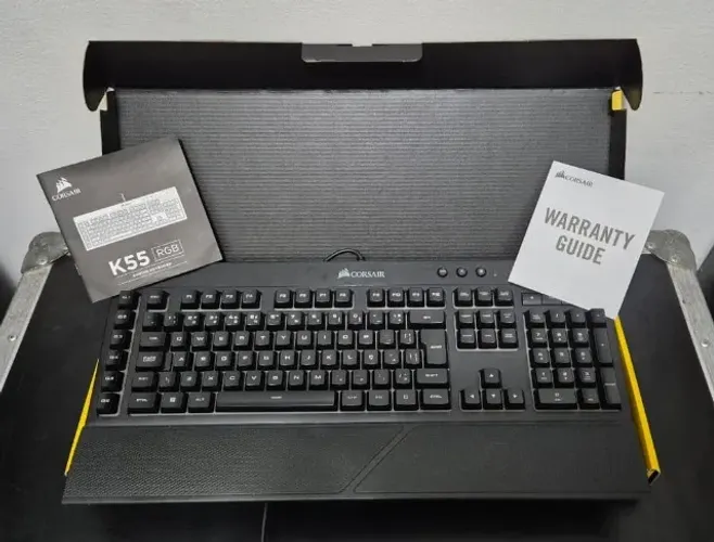 Teclado Corsair K55 Rgb Preto Português Brasil Abnt2