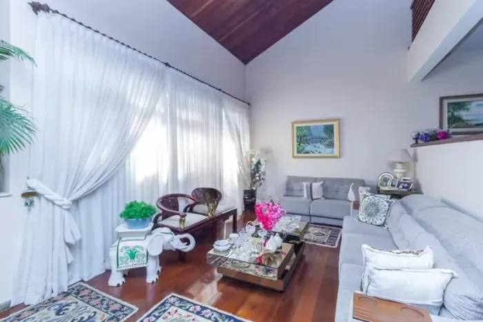 Casa à Venda - Mangabeiras, 5 Quartos, 374 m2
