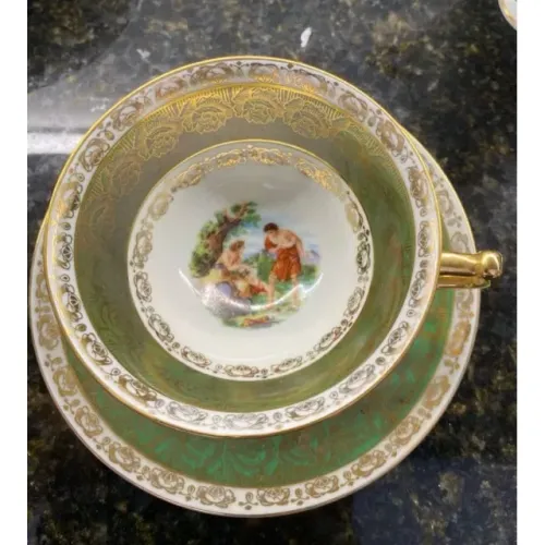 Xícara De Chá em porcelana verde em estilo alemão Bavária Importado. 6 xicaras com 6 pires