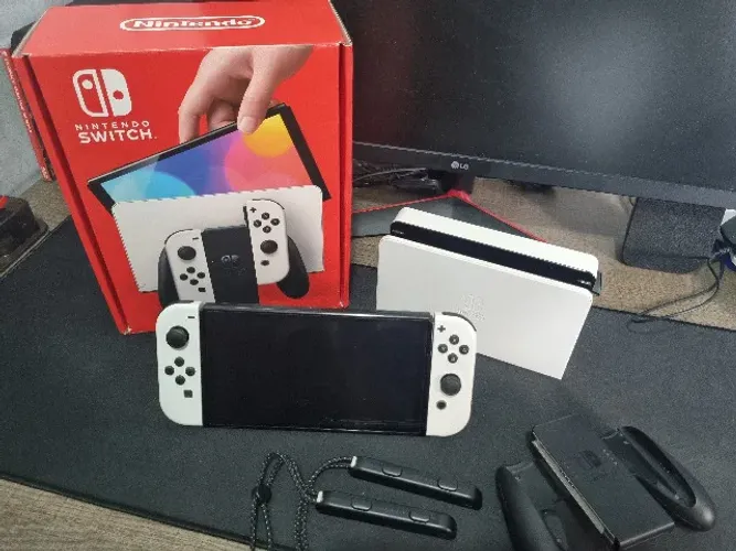 Nintendo Switch OLED Completo + Zelda BotW + Mario Kart 8 (Impecável)