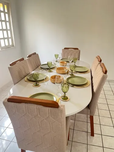 Conjunto de Jantar Luxo: Mesa Oval 2,10m + 6 Cadeiras (Impermeabilizadas)