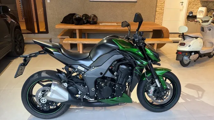 Vendo kawasaki Z1000 R Edition