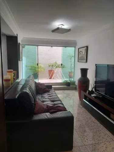 Vendo apartamento em Itaúna com 03 quartos sendo planejado e 02 vaga e área privativa em ó