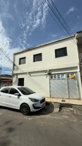 ALUGO CASA COM 03 QUARTOS NA ALVORADA.