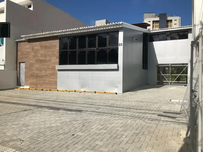 EXCELENTE CASA COMERCIAL NO AGAMENON MAGALHÃES, DERBY! COM 9 SALAS GRANDES
