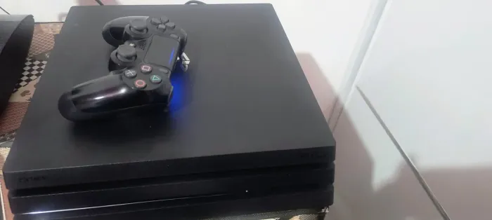 PS4 pro 1 TB leia