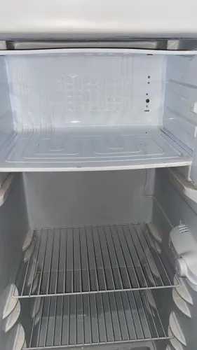 Geladeira semi nova