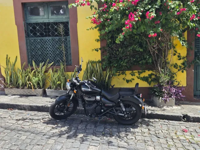 Royal Enfield Meteor 350 Stellar Black