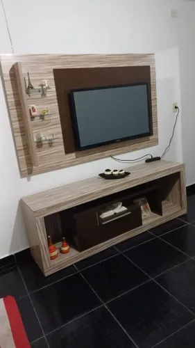 Rack + Painel de TV 1,80m Amadeirado - Super Moderno e Conservado