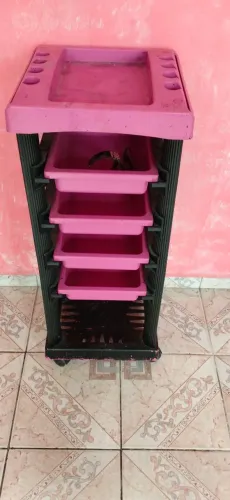 Carinho auxiliar cabeleireiro