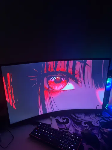 Vendo monitor odyssey g5 165hz novinho sem nenhum problema menos de um ano de uso