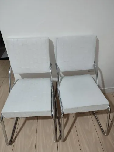 VENDE-SE CADEIRA CORINO PARA ESCRITÓRIO