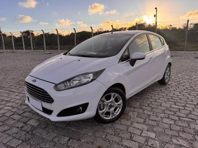 Ford Fiesta 1.5 16V Flex Mec. 5P 2015