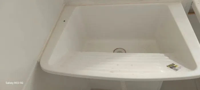 Tanque de Material Sintético Branco