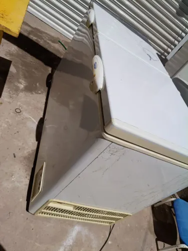 Vendo frizer da fricon de 500 litros funcionando bem zelando
