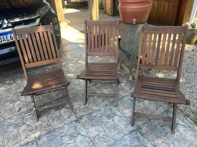 Cadeiras em Madeira maciça