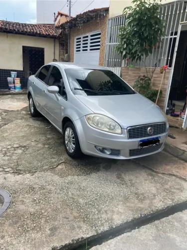 Fiat Linea Essence 1.8 Flex 16V 4P 2012