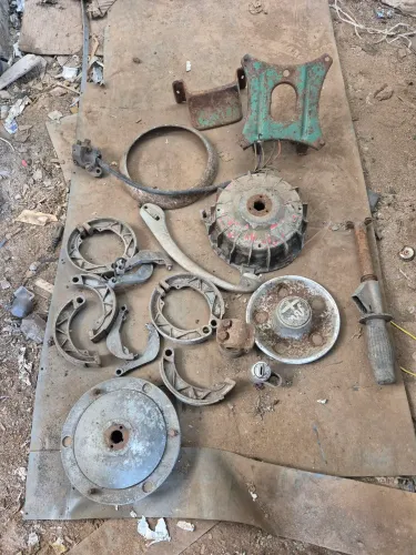 Vendo peças de lambreta ou vespa antigas