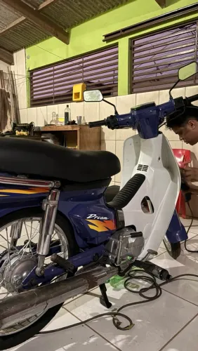 Honda C 100 Dream 1997