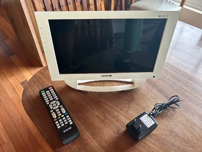 TVzinha de LED de 14" marca CCE em perfeito estado