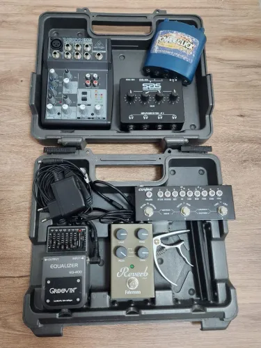 PEDAIS DE GUITARRA