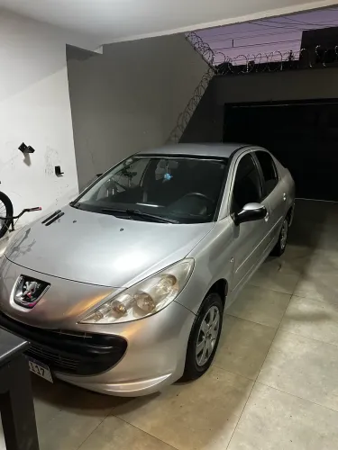 Peugeot 207 Sedan Passion XR 1.4 Flex 8V 4P 2011