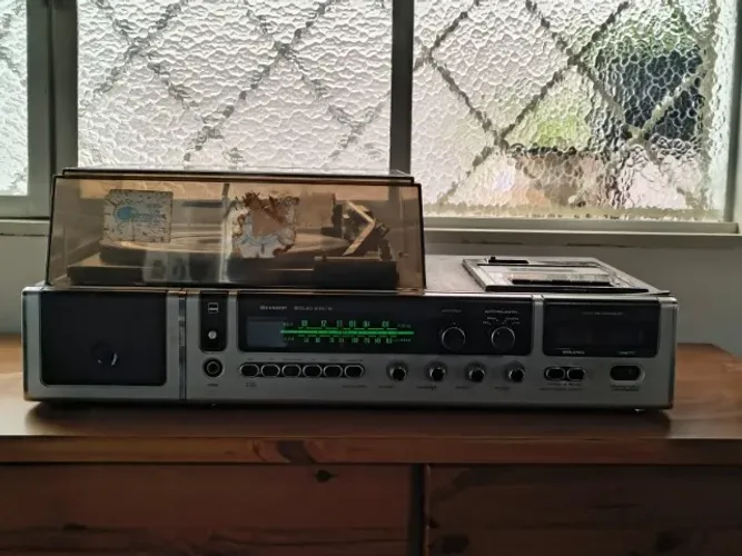 Aparelho de Som 3 em 1 Sharp SG-165 Toca Disco Vinil Fita Rádio Som Antigo Vintage