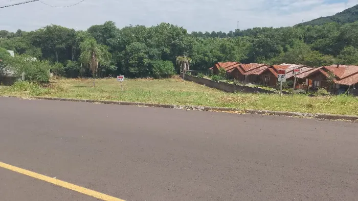 Terreno com 5.953 m2, 61 m de frente, Dois Irmãos, na Av. Florestal n. 2400, próx ao Fórum