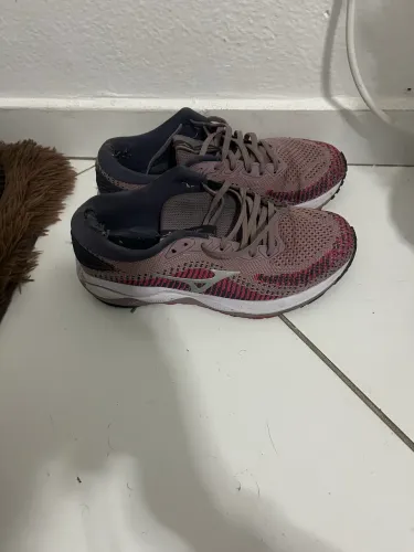 Tênis mizuno