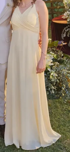 Vestido de festa amarelo manteiga