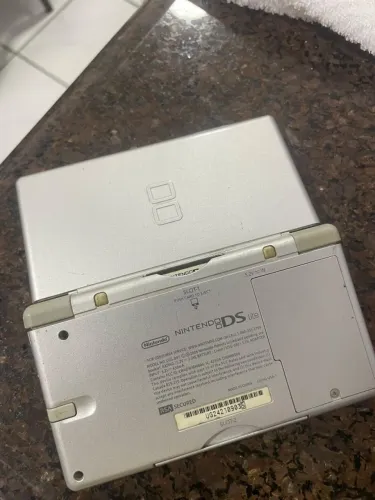 Nintendo ds prata para retirada de peças