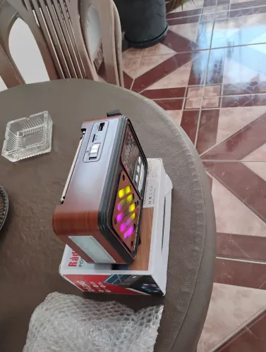 VENDE UM RÁDIO ? PORTÁTIL DA MARCA KAPAOM NOVINHO NOVINHO.
