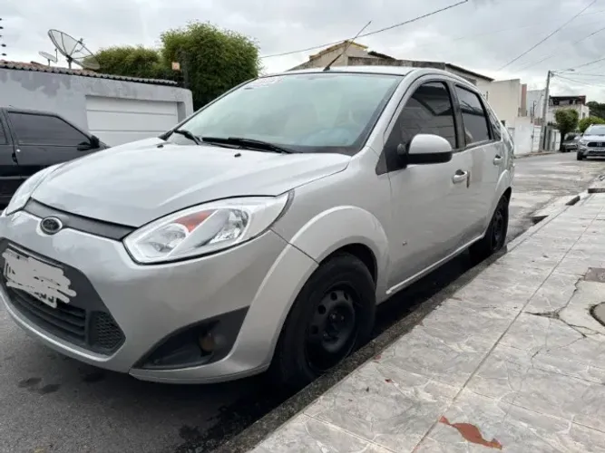 Ford Fiesta Sedan SE 1.6 8V Flex 4P 2014