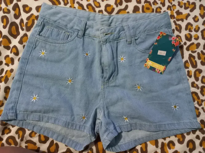Short jeans