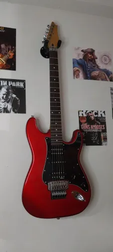 Guitarra Condor com Floyd Rose