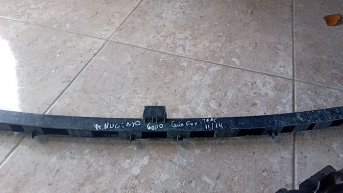 Guia Para-choque traseiro VW Fox 2011 / 2014