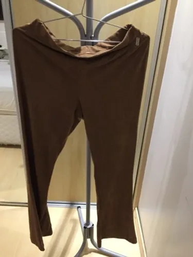Calça em suede