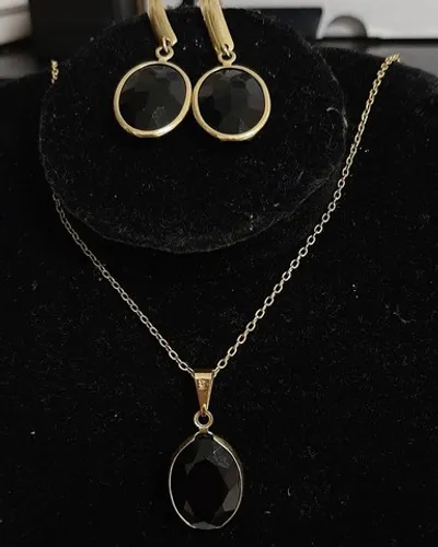 Conjunto feminino brincos e correntes