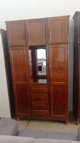 GUARDA ROUPA NOVO DE MADEIRA se