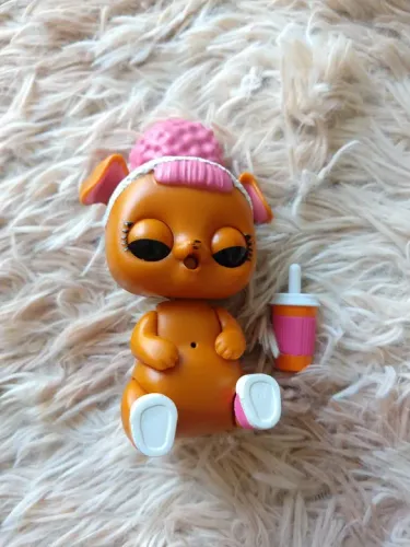 Boneca Pets LOL Surprise com 3 acessórios 