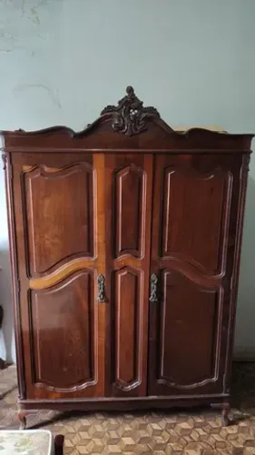 Guarda Roupa em Estilo Chipendelle 