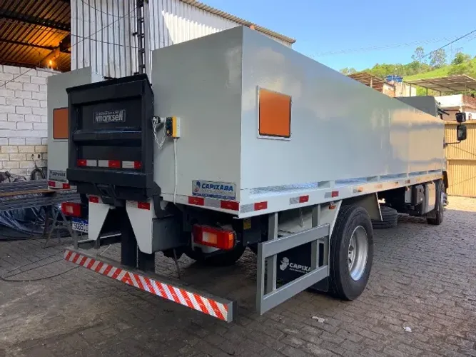 Carroceria transporte cilindro gás industrial