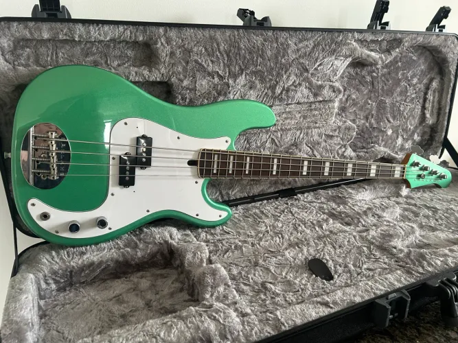 Só venda - Baixo Lakland Precision impecável - sem case e sem bag
